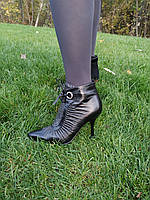 Жіночі демісезонні черевики 37 з натуральної шкіри класичного силуету на шпильці