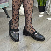 Туфли женские на маленьком каблуке, натуральная черная кожа