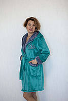 Жіночий халат махровий короткий з вишивкою