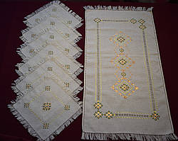 Набір вишитих серветок з доріжкою