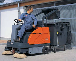 Підмітальна машина HAKO Sweepmaster 980