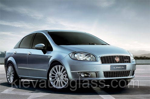 Лобовое стекло на FIAT LINEA  , фото 1