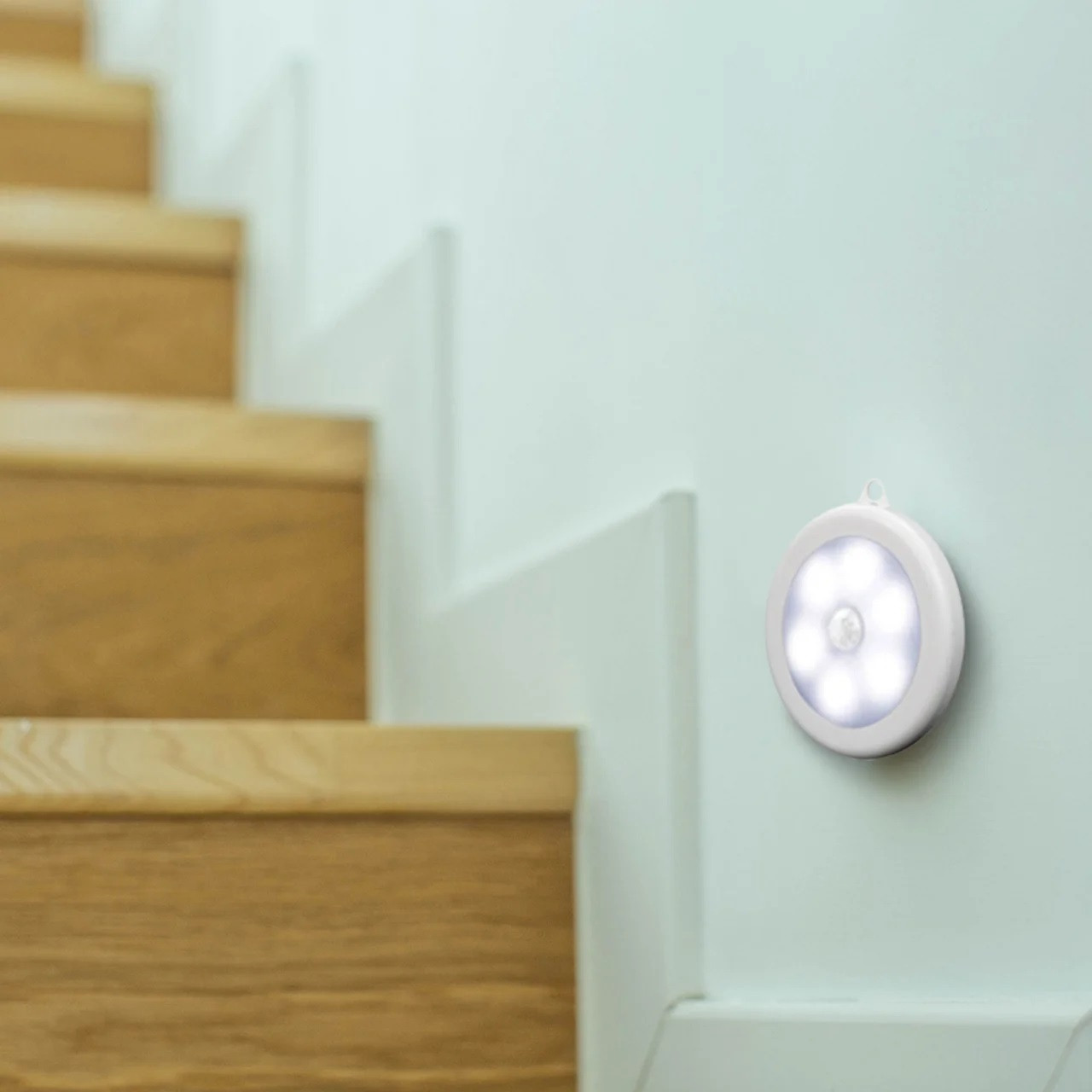 LED світильник з датчиком руху для дому - зручне освітлення шафи, комода, підсобки - хол. білий