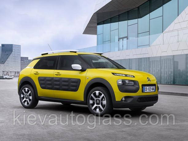 Лобове скло на CITROEN C4 CACTUS з 2014-г., фото 1