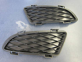 Mazda 6 2003-2005 Решітка бічна в бампер передня ліва права Нова Оригінал