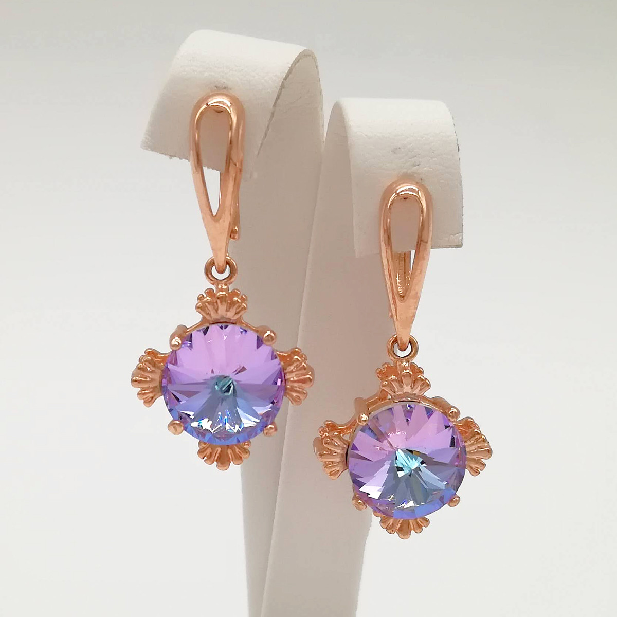 Сережки SONATA з медичного золота, кристали Swarovski бузково-блакитного кольору, позолота PO, 24788