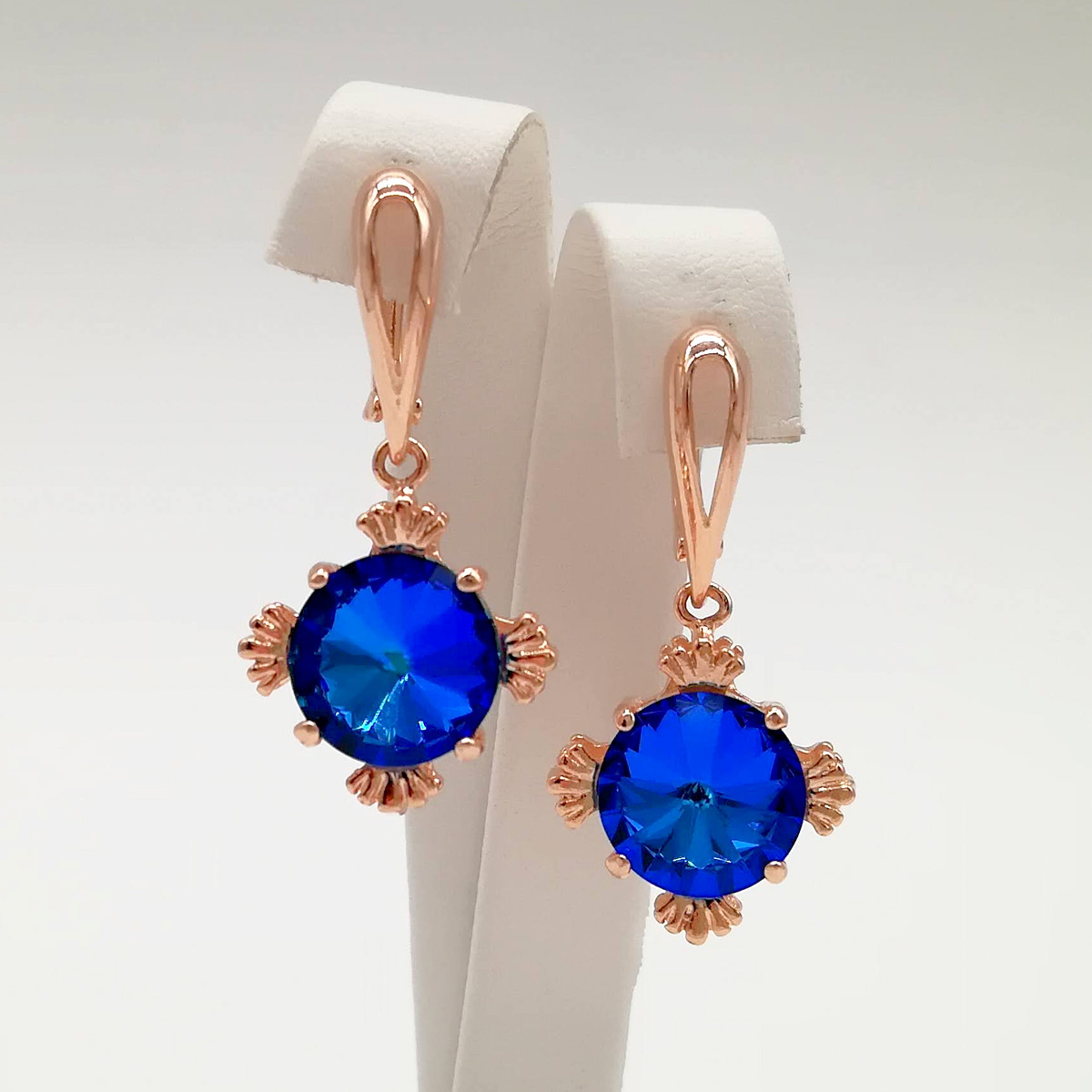 Сережки SONATA з медичного золота, кристали Swarovski яскраво-синього кольору, позолота PO, 24789 (1)