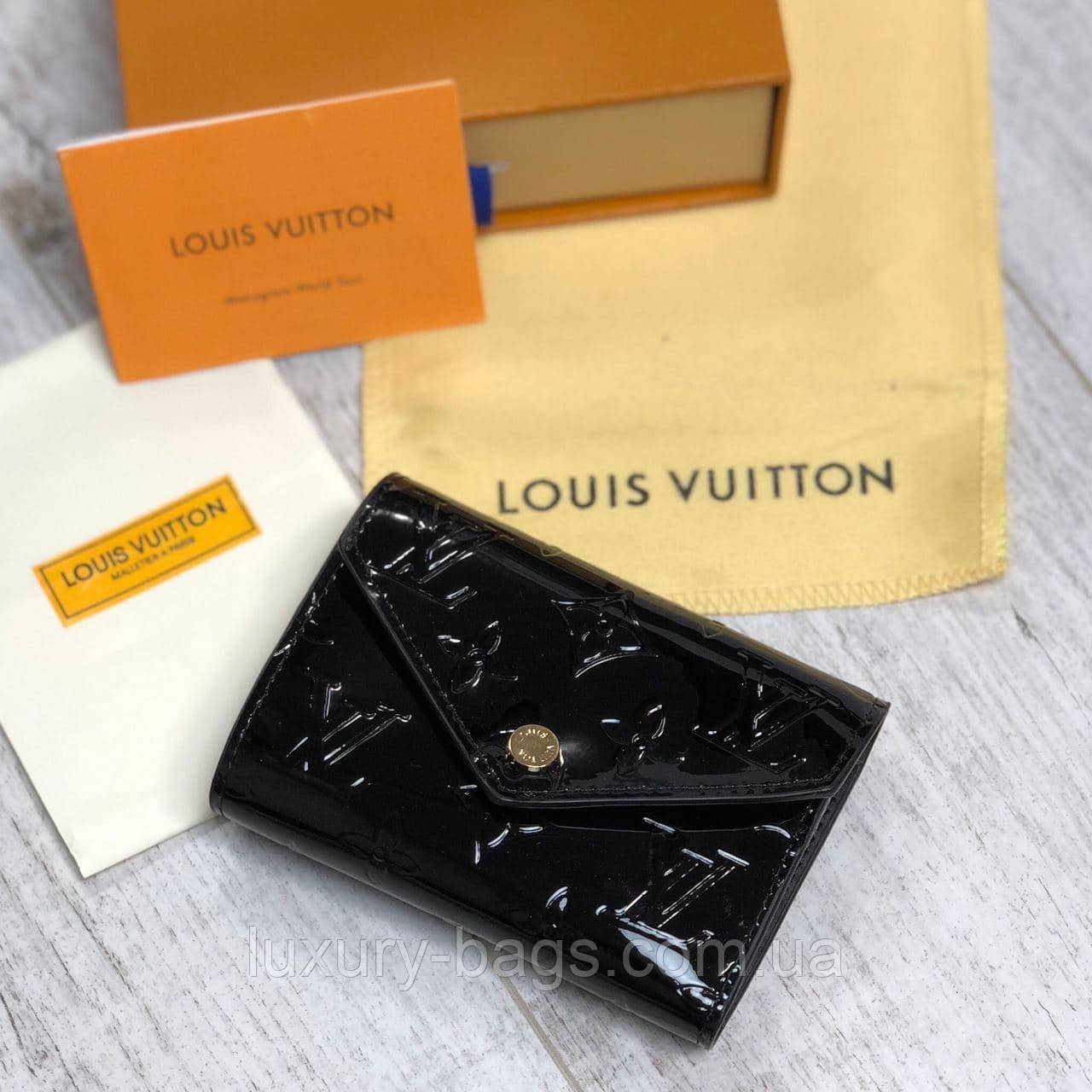 Жіночий лаковий гаманець Louis Vuitton