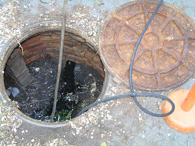 Прочищення, очищення каналізації в Дніпропетровій зоні.