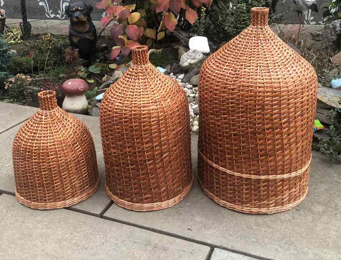 Набір плетених люстр з лози в натуральному кольорі