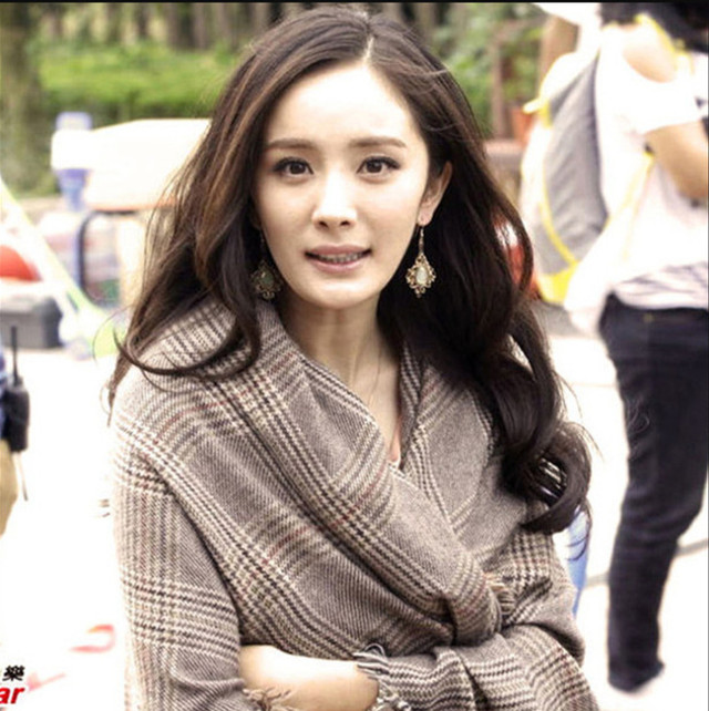 Шарф-палантин женский в клетку широкий, бежевый