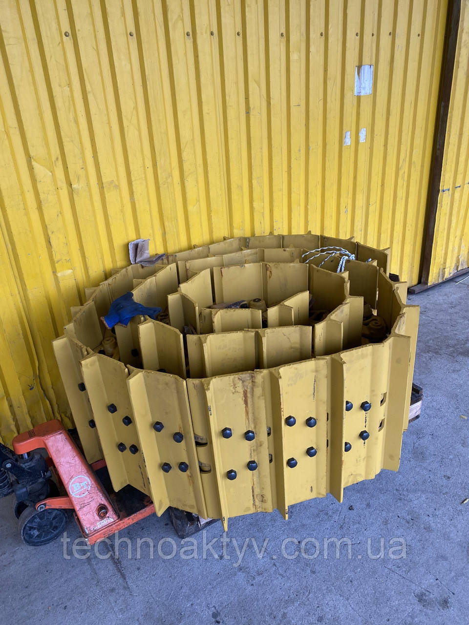 Гусениця в зборі з траком 560 мм. CATERPILLAR D6N XL