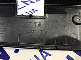 Накладка ручки кришки багажника внутрішня Mercedes C207, A207 A2077580702, A2077500193, фото 3
