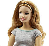 Barbie Made To Move Безмежні руху. Блондинка в сірому топі. Mattel FTG84, фото 2