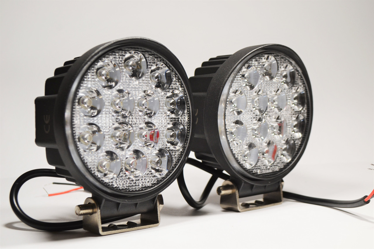 Світлодіодна LED-фара робоча 42W/60° 42 Вт.(3 Вт*14ламп) Широкий промінь (Комплект 2 шт.)