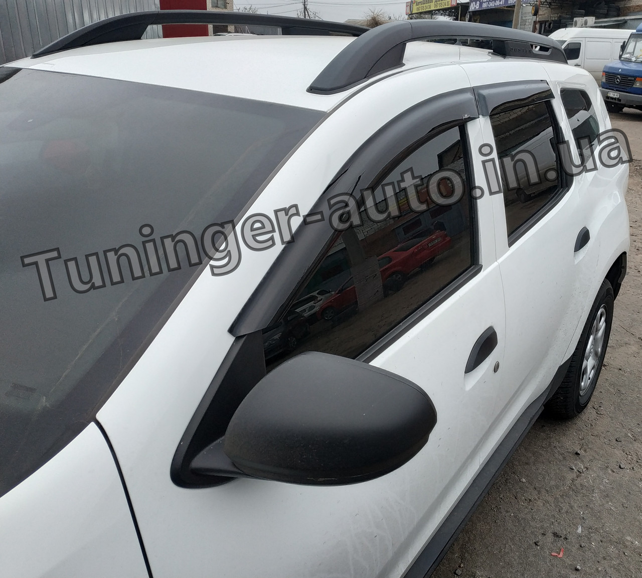 Дефлектори вікон (вітровики) Renault Duster 2018- (Hic)