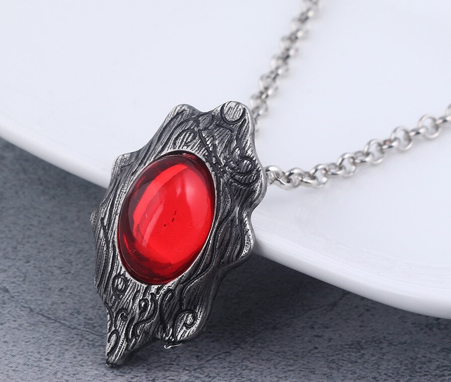 シンプルでおしゃれ シルバーアミュレット デビルメイクライ Devil May
