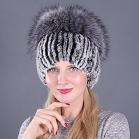 Сіра жіноча шапка з натурального хутра кролика Рекс із помпоном лисиці колір 2. сірий