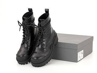Жіночі чорні Черевики Balenciaga Strike