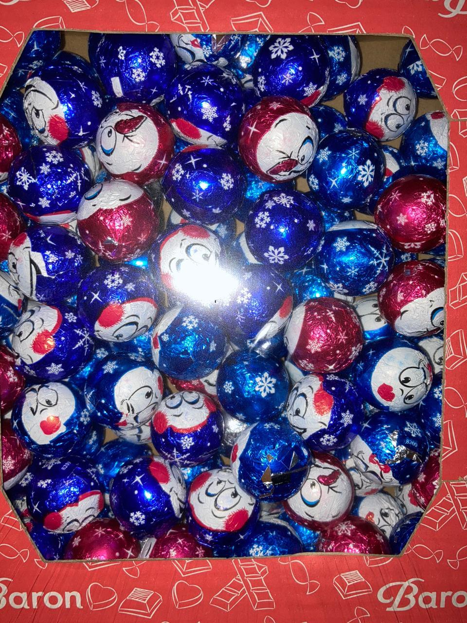 Конфеты шоколадные Baron Zimove Kule шарики в виде снеговиков 1,7 кг Польша - фото 3 - id-p1067132601