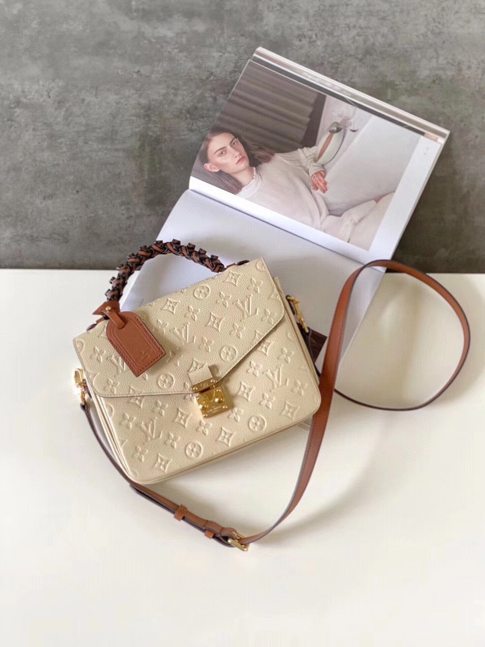 Сумка Louis Vuitton POCHETTE MÉTIS