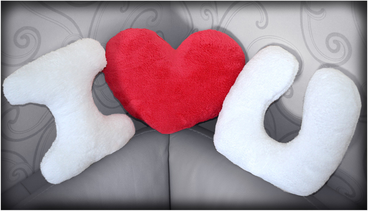 Набор подушек "I love you" с красным сердцем - фото 1 - id-p184256272