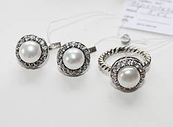 Комплект срібних ювелірних виробів з білими перлами і цирконієм жіночий ніжний Енн
