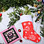 Новорічний подарунковий чобіт, Різдвяний носок, колір — червоний, візерунок — сніжинки та кулі., фото 3