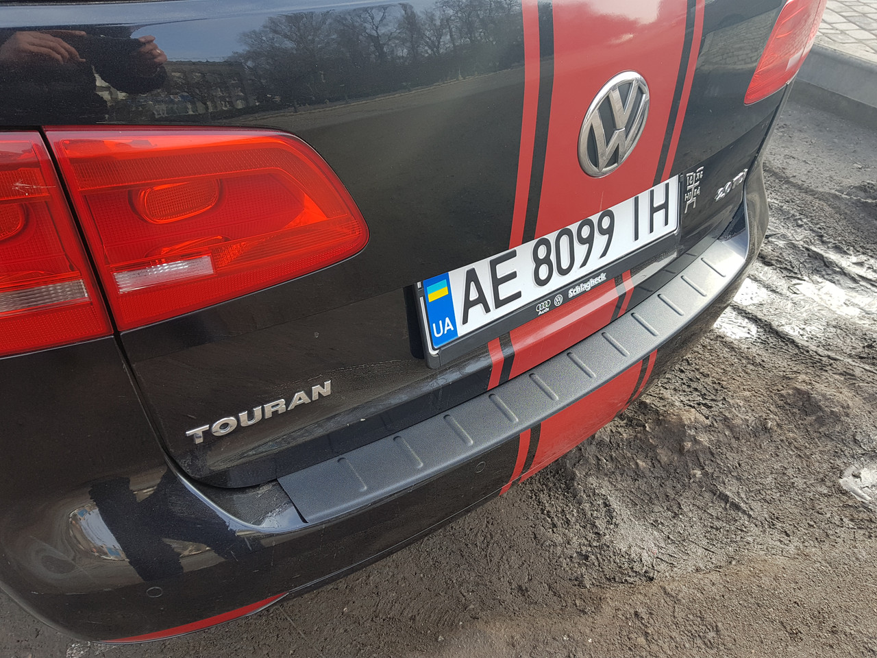 VW Touran (2010-2015) - накладка на задний бампер - фото 6 - id-p642226744
