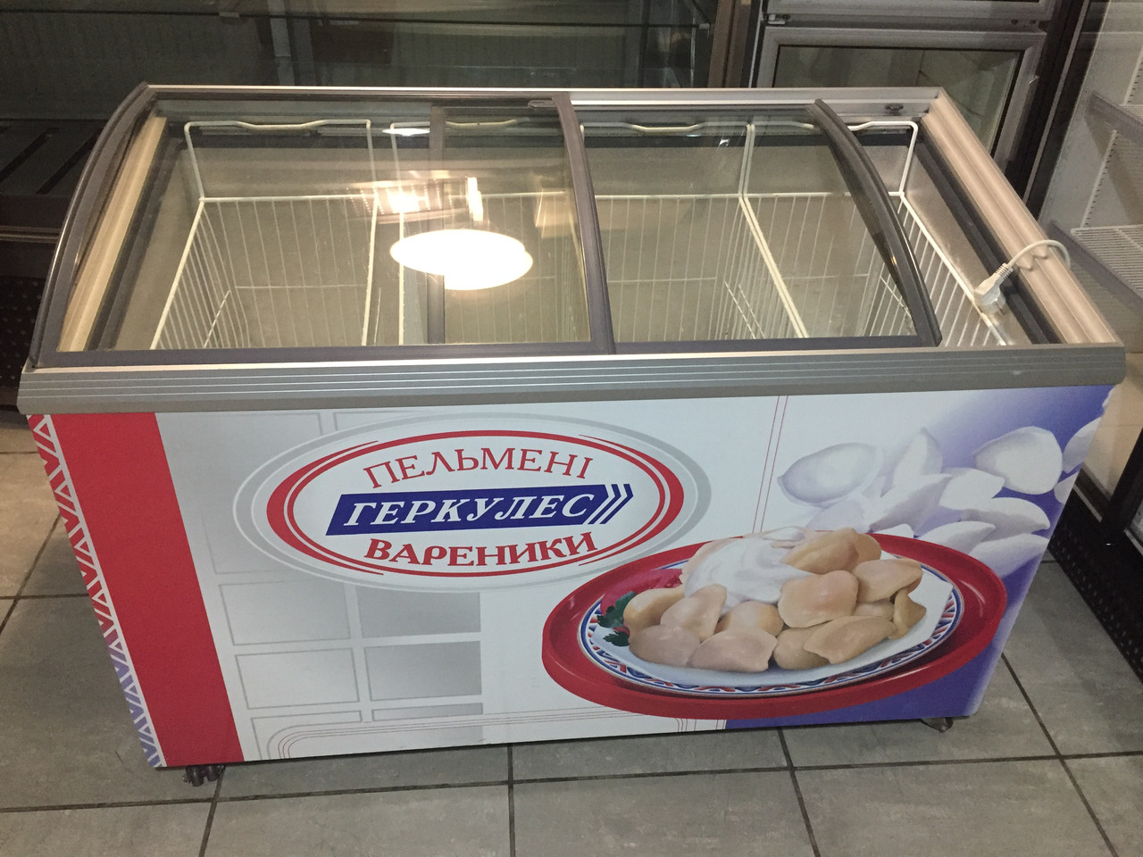 Морозильний лар Caravell 400л