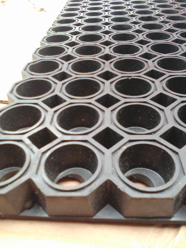 резиновый коврик сота в прихожую барьерный коврик в прихожую