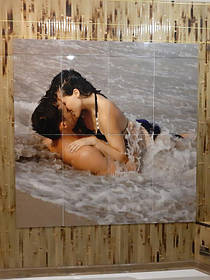 Керамическое фотопанно с изображением влюбленной пары на море 1