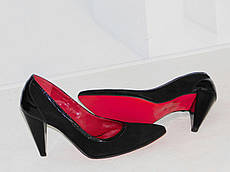 Шкіряні туфлі на підборах чорні з червоним 37р