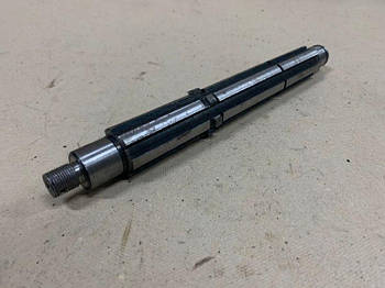 Вал проміжний КПП (короткий) Т-25 (Д-21) (14.37.301-2)