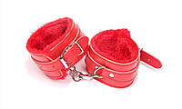 Наручники кожаные с мехом КРАСНЫЕ