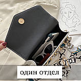 Жіноча класична сумка рептилія через плече на широкому ремінці з ланцюжком кавова бежева, фото 5