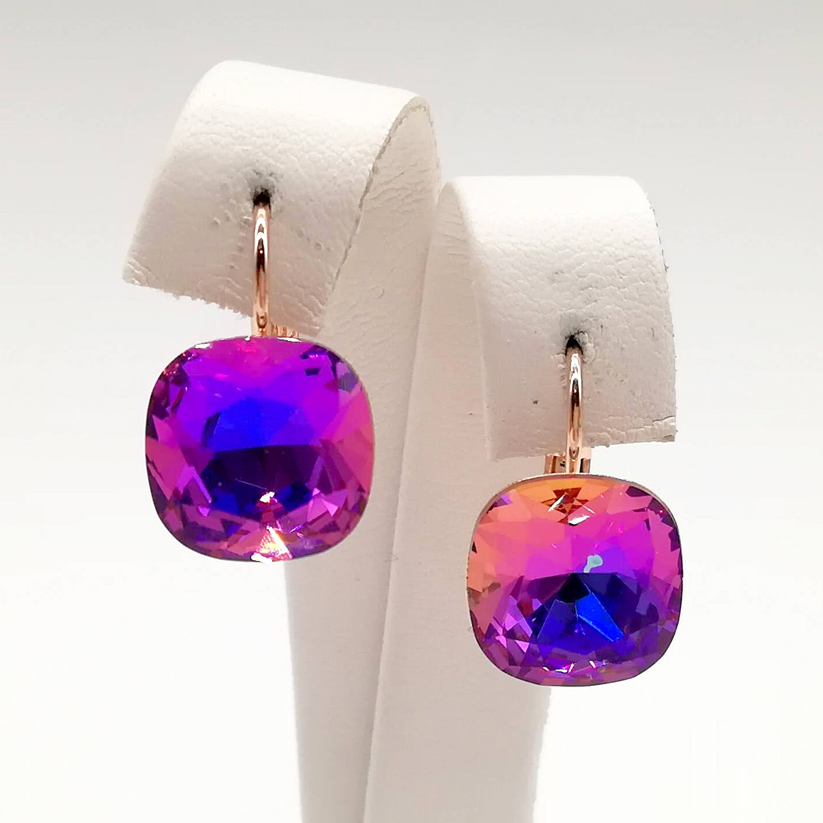 Сережки SONATA з медичного золота, кристали Swarovski синьо-фіолетового кольору, позолота PO, 24752