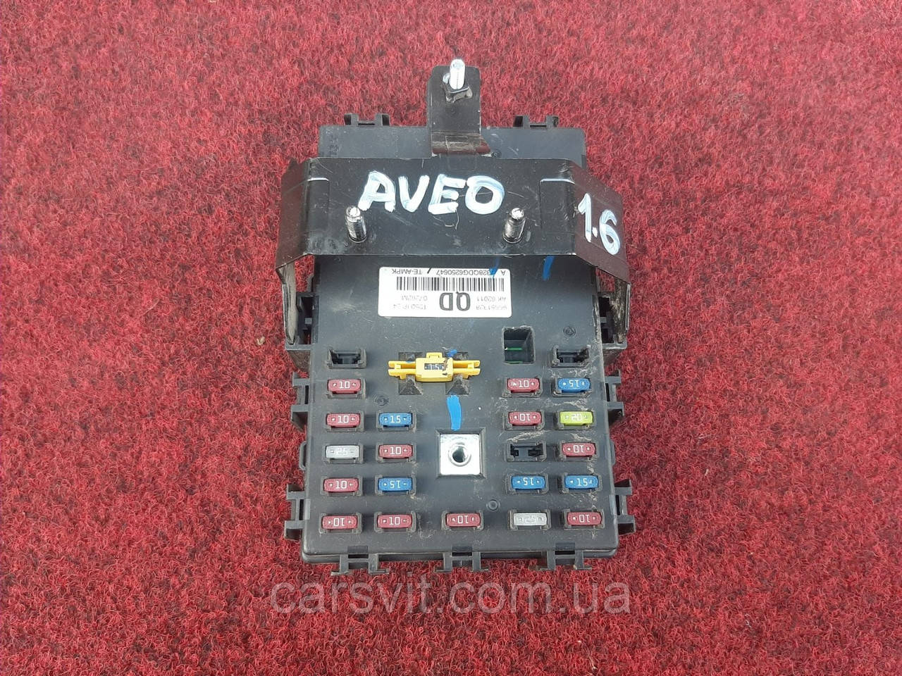 2. 4 2007. Блок предохранителей chevrolet aveo т200. Шевроле авео блок предохранителей в моторном отсеке т250. Схема блока предохранителей шевроле авео т250.