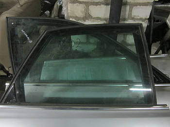 Скло заднього правого дверей audi a8 d2 (43R-001403)