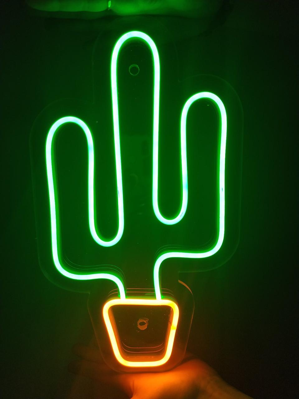 Неоновий світильник на стіну CACTUS 20х30см