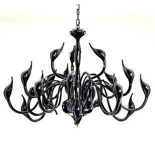 Яскрава люстра