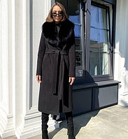 Зимове класичне пальто чорного кольору з песцевим коміром