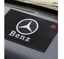 Протиковзний силіконовий килимок на торпеду авто з логотипом "Mercedes"