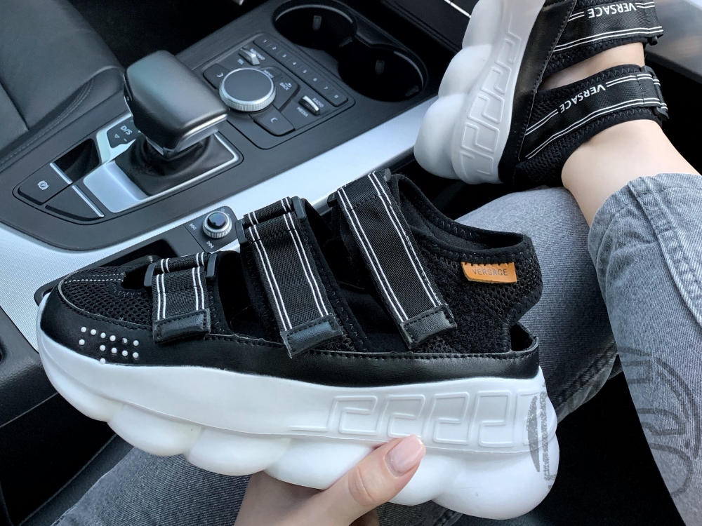 Жіночі сандалії Versace Chain Reaction Sandal Black/White