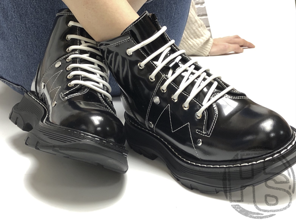 Жіночі черевики Alexander McQueen Tread Lace Up Ankle Boot Black 595469WHQSG1090 (с мехом)