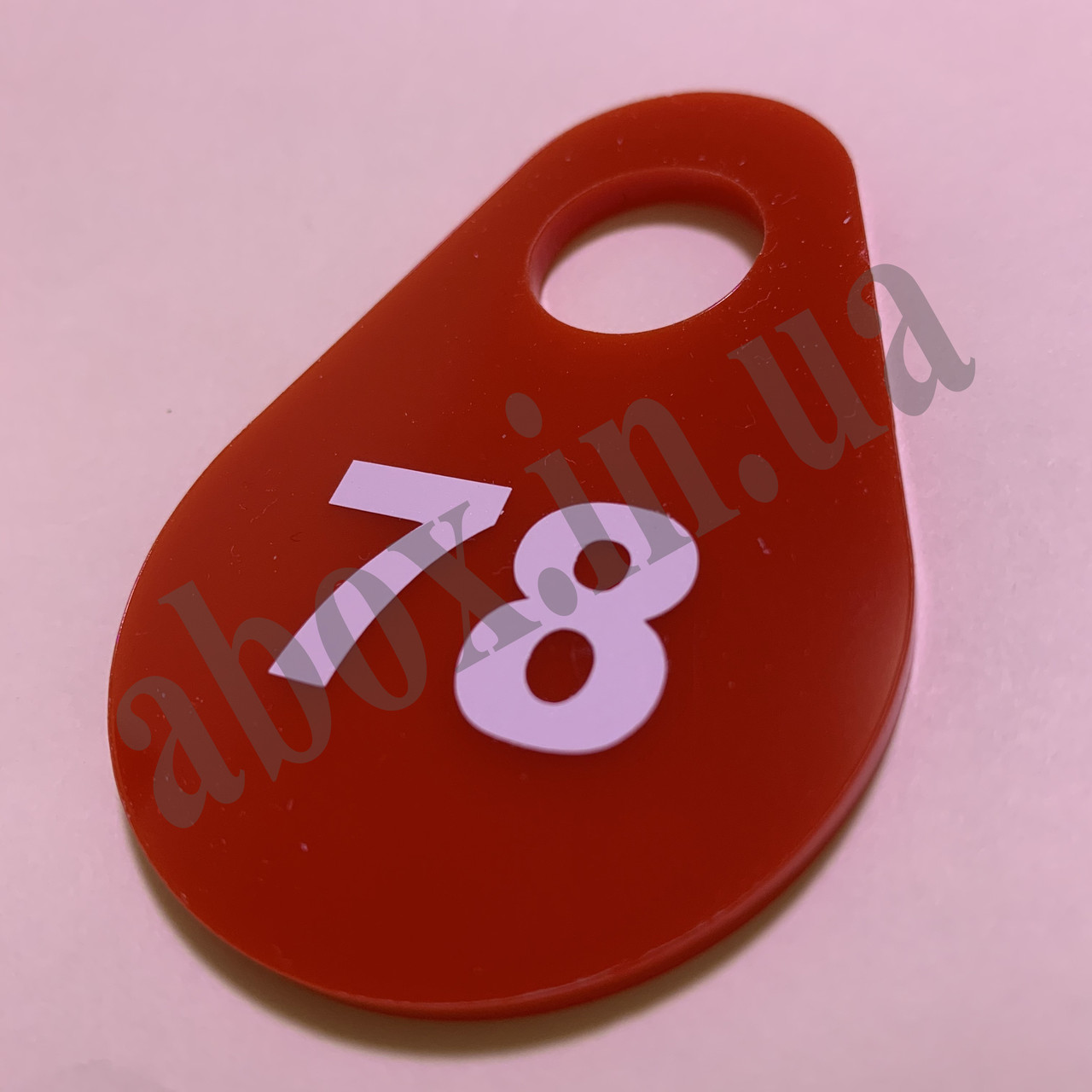 Гардеробний номерок у формі "Крапля" | Червоний