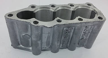 Кришка гідророзподільника Р-80 нижня без відливу (утюг) В3 нового зразка