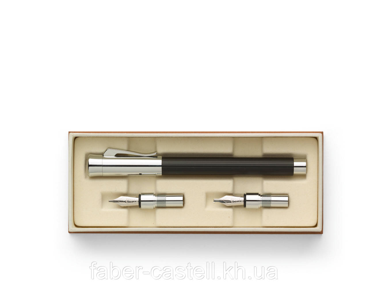 Набір для каліграфії Graf von Faber-Castell із колекції Tamitio, корпус ручки чорний, 3 товщини пера,141506