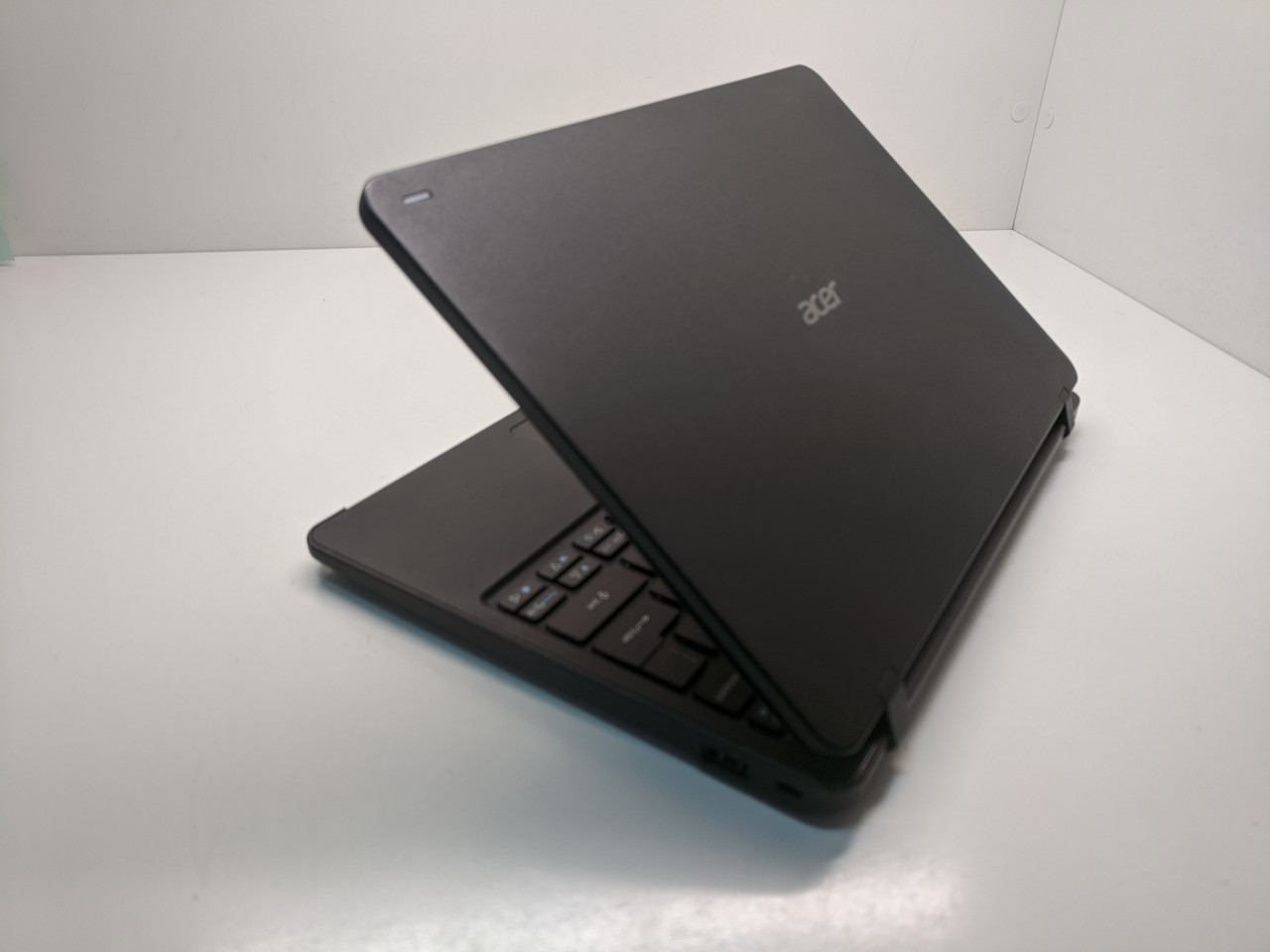 Ноутбук Acer Travel mate B117