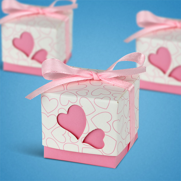 Бонбоньерки на свадьбу в виде розовой коробочки с сердечками - фото 1 - id-p185451011